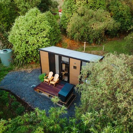Вилла Tranquility Tiny House By Tiny Away Owaka Экстерьер фото