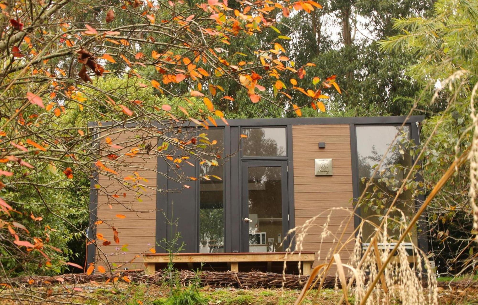 Вилла Tranquility Tiny House By Tiny Away Owaka Экстерьер фото
